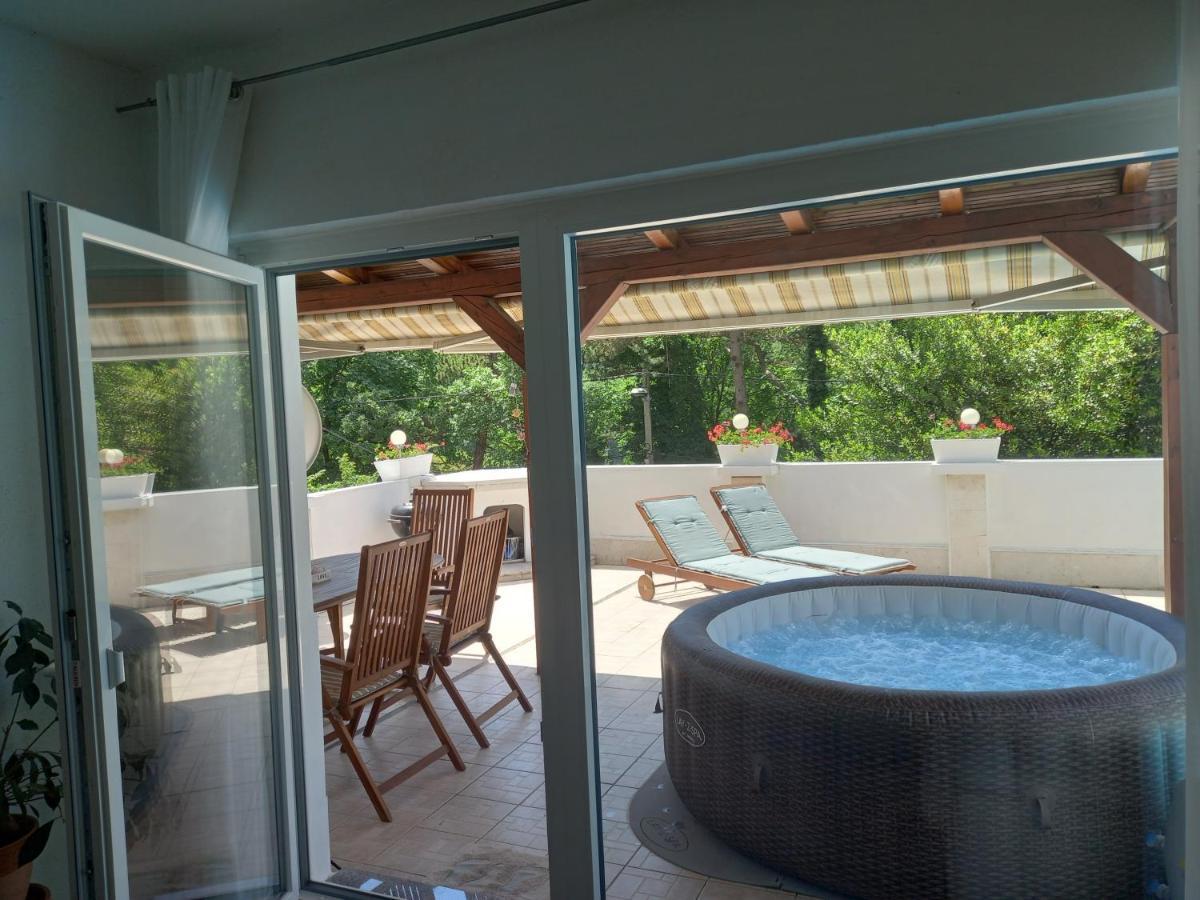 Vila Brig 108 - Private Swimming Pool And Jacuzzi Рийека Екстериор снимка