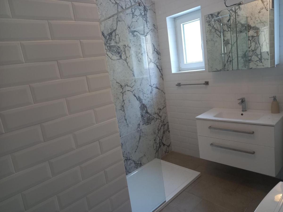 Vila Brig 108 - Private Swimming Pool And Jacuzzi Рийека Екстериор снимка