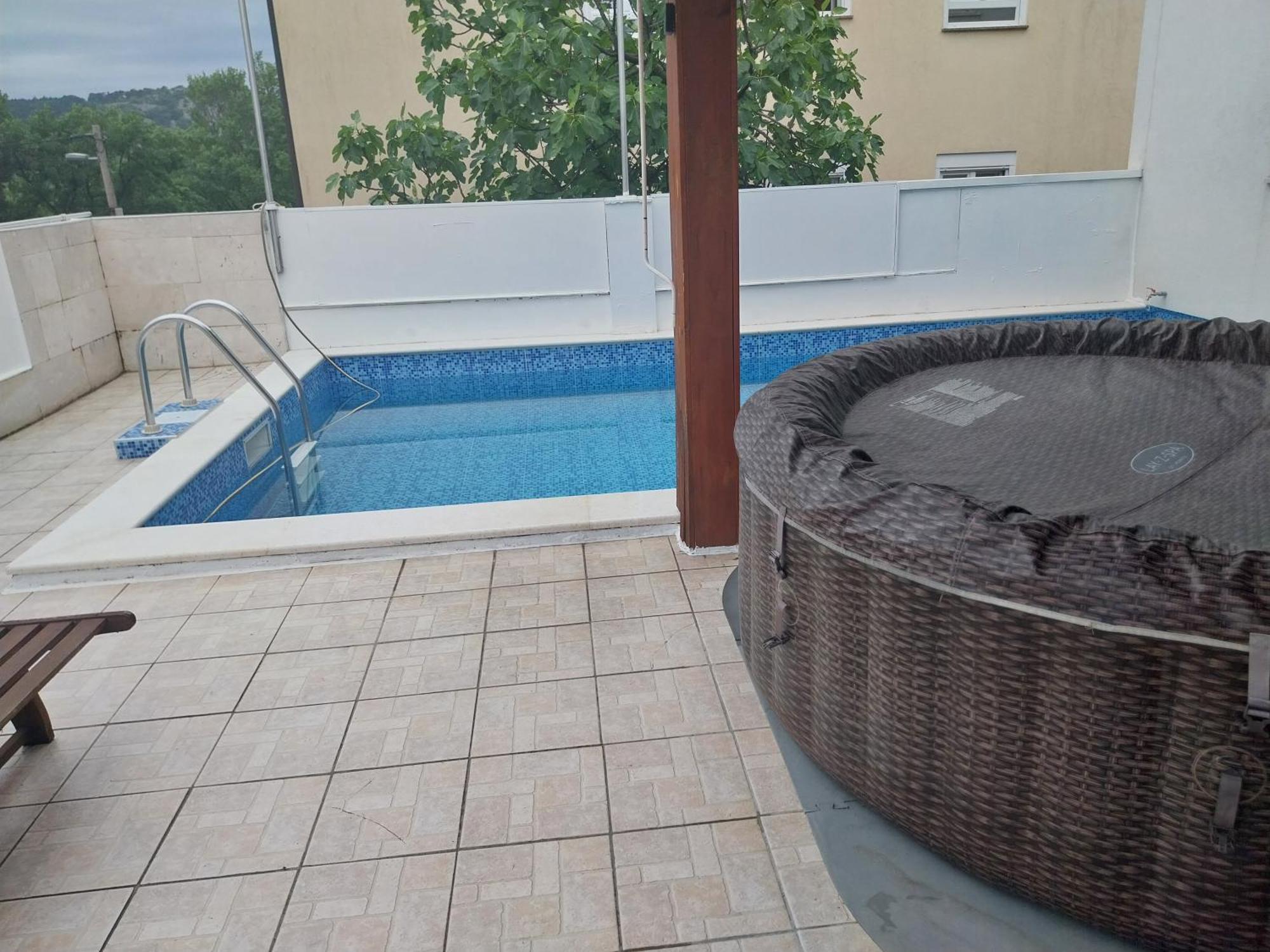 Vila Brig 108 - Private Swimming Pool And Jacuzzi Рийека Екстериор снимка